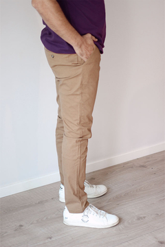 PANTALON CHINO LIPTON (S23VM045CAM) - comprar online