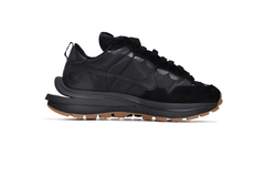 Sacai x VaporWaffle 'Black Gum' en internet