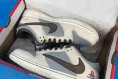 STOCK - Nike Sb Dunk Low x Playstation en internet