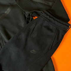 CONJUNTO TECH FLEECE NIKESPORTSWEAR ALL BLACK - comprar online