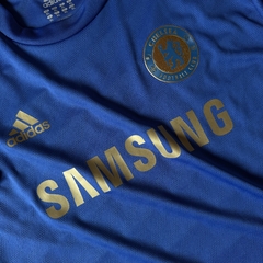 RETRO CHELSEA HOME 2012/13 AZUL E DOURADA - Pedrin: personalizações exclusivas