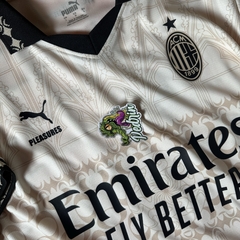 Image of NOVA CAMISA MILAN x PLEASURES (PRETA) - (cópia)