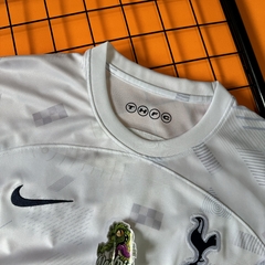 Tottenham Home 23/24 branca - Pedrin: personalizações exclusivas