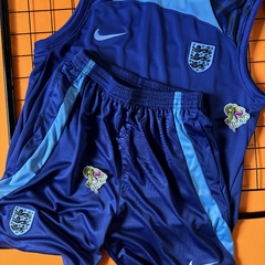 KIT DE TREINO INGLATERRA AZUL 23/24 REGATA E SHORT - Pedrin: personalizações exclusivas