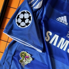 RETRO CHELSEA 2012 COM PATCHES CAMISA DA FINAL - Pedrin: personalizações exclusivas