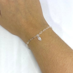 PULSEIRA PINGENTE FORMATO LOSANGO COM ZIRCÔNIA TRANSPARENTE