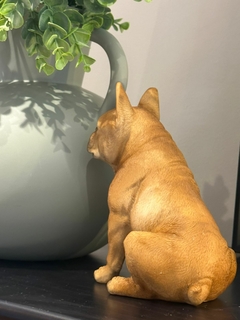 Escultura cachorro em resina na internet