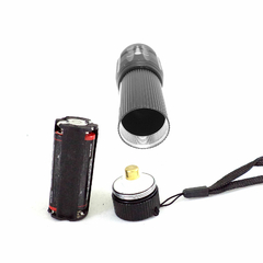 Linterna Táctica de Aluminio Mini Led Cree Zoom a Pilas AAA (8520265) - comprar online