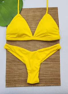 CONJUNTO ASA DELTA AMARELO