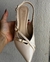 Scarpin Chanel Verniz Off White com Salto 7cm - loja online