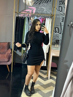 Vestido Duda Tubinho com Fenda Tricot com Manga - Preto no - loja online