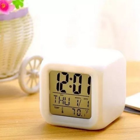 Reloj Despertador Alarma Temperatura Y 7 Luces De Colores