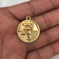 Pingente Medalha Dourada De Umbanda Candomblé - comprar online