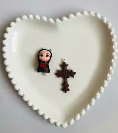Kit Entremeio e Crucifixo Para Terços De Biscuit Infantil Santinhos - comprar online