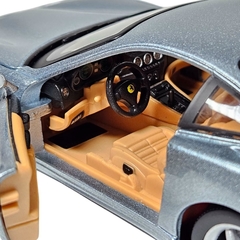 Miniatura De Ferro Ferrari 550 Maranello 18cm 1:24 Burago - loja online