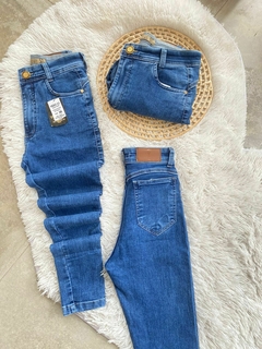 Calça Jeans Com Laicra Premium escura