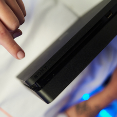Consola PS4 Slim de 1TB - Estación Play