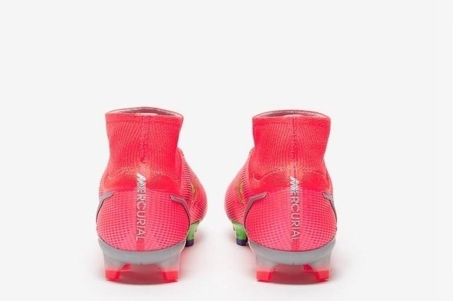 Nike hotsell bright pink