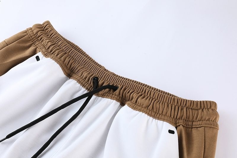 Conjunto Nike Sportswear Tech Fleece - Marrom/Branco