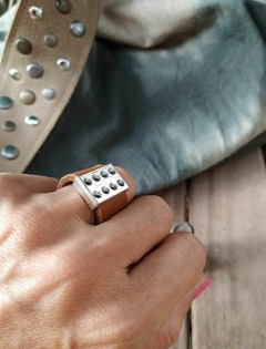 ANILLO EQUILIBRIO SUELA - Misia Accesorios - De Tandil a todo el país