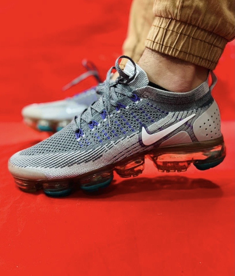 Vapormax 2.0 cheap preto e dourado