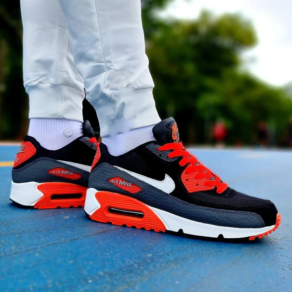 Nike Air Max 90 - Preto e Laranja