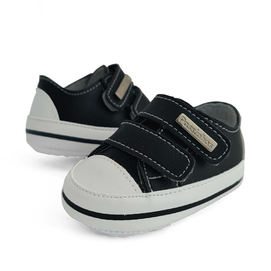 Tenis com fecho de velcro 2025