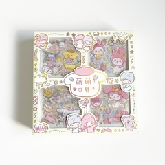 Imagem do Caixa com 32 Cartelas de Adesivos Decorativos Sanrio com Glitter e Detalhes em Foil