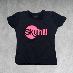 Camiseta Babylook Skyhill