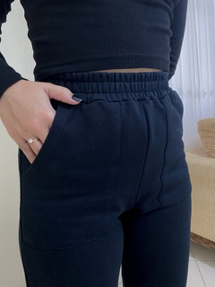 Calça jogger em moletom na internet