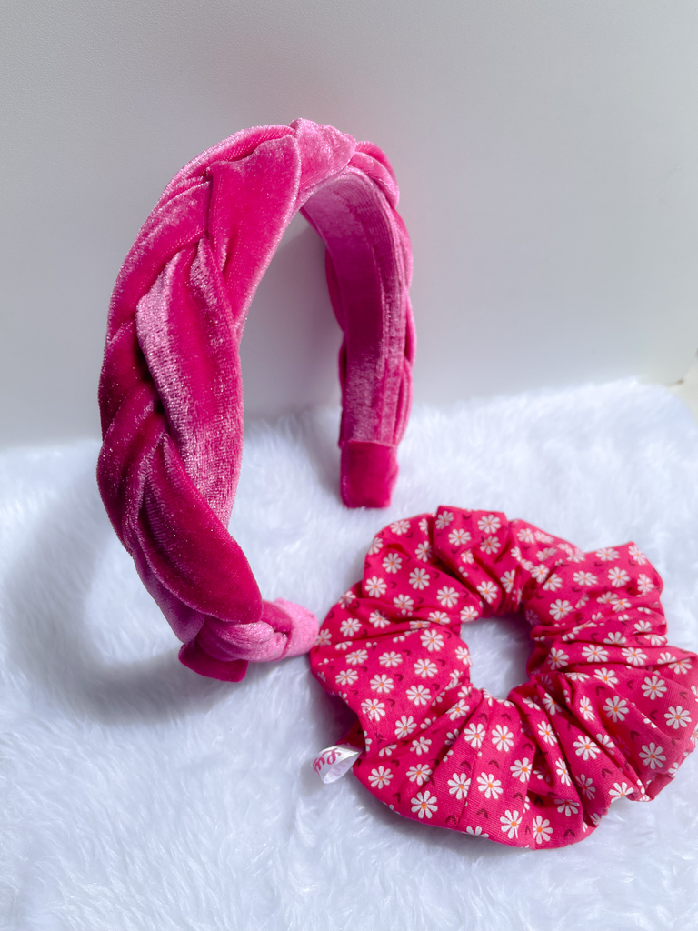 P R O M O Ç Ã O: kit com 1 Faixa de Cabelo + Scrunchie - Xadrez PInk 