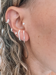 Ear Hook Torcido Prata - Sou Linda Semijoias