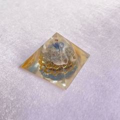 185 - Pirâmide de Quartzo azul - 4 cm