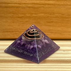 270 - Pirâmide Turmalina e Ametista - 4cm