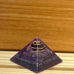 275 - Pirâmide Turmalina e Ametista - 4cm