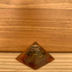 319 - Pirâmide Prosperidade - 4cm