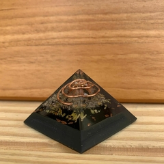 329 - Pirâmide Contra Inveja - 4cm