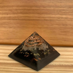 330 - Pirâmide Contra Inveja - 4cm