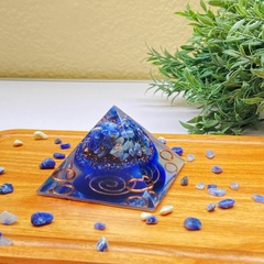 Orgonite Pirâmide - Sodalita - Pedra de 2024 - Elevação Espiritual - 6cm