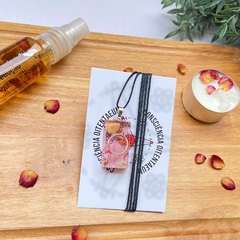 Kit Amor de Volta ou Novo Amor - Spray Aroma Rosas /Colar Proteção do Relacionamento/ Mini vela Quartzo Rosa