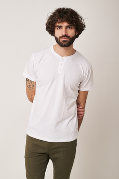 3 Remeras Button Blanca Gris Negra Custore
