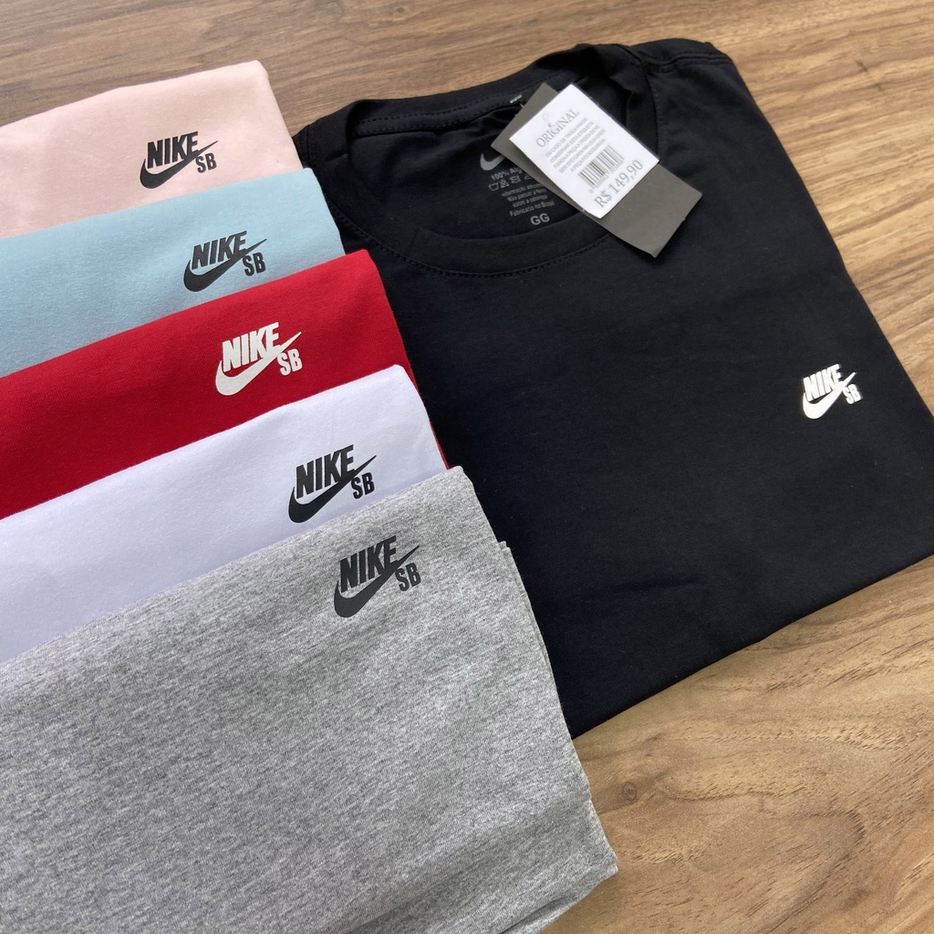Camiseta Nike SB - Preta / Branca / Azul-marinho