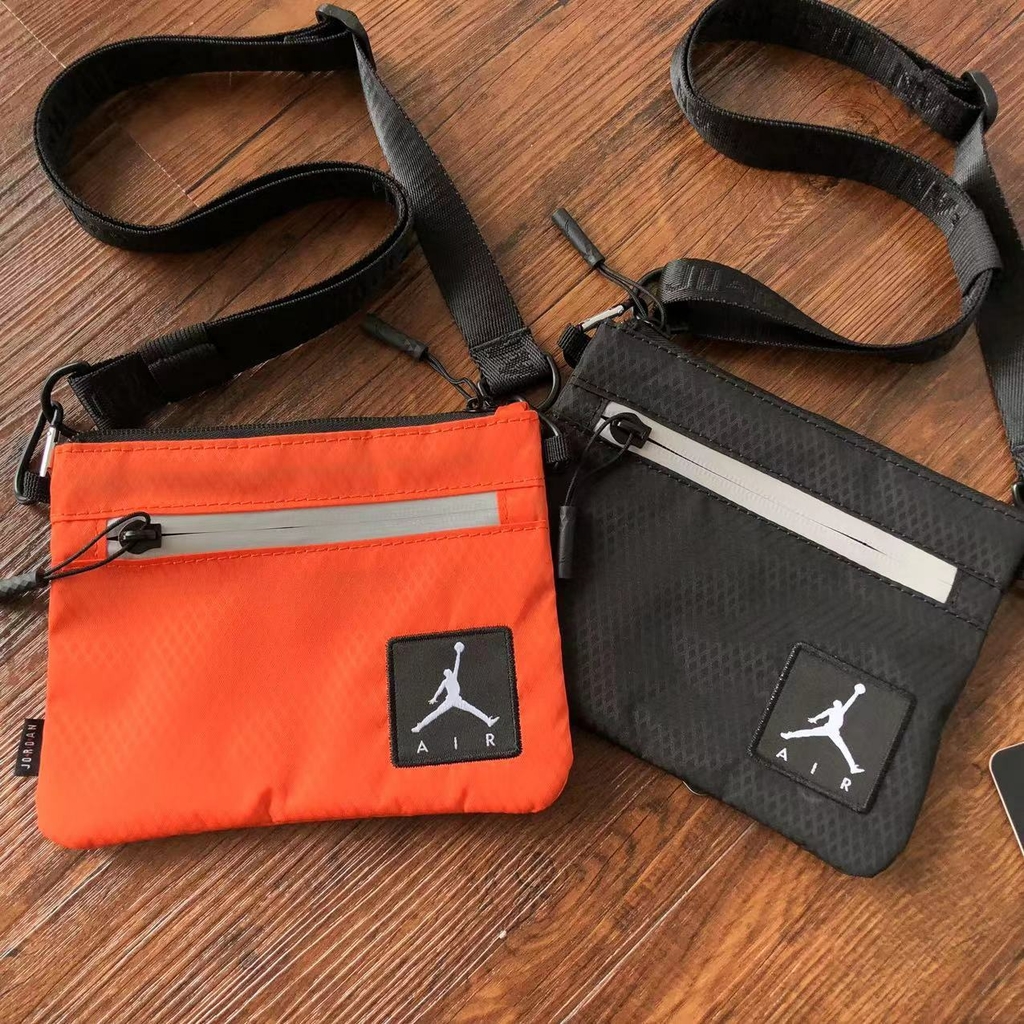 Jordan Flight Crossbody Bolsa tipo bandolera (2 l). Nike ES