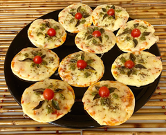 Pizza Mini (Mussarela, Calabresa, Marguerita ) com 10 unidades - comprar online