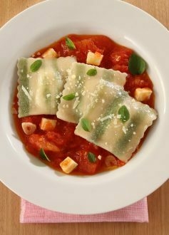 Super Raviolone de Búfala e Manjericão ao Pomodoro 500g