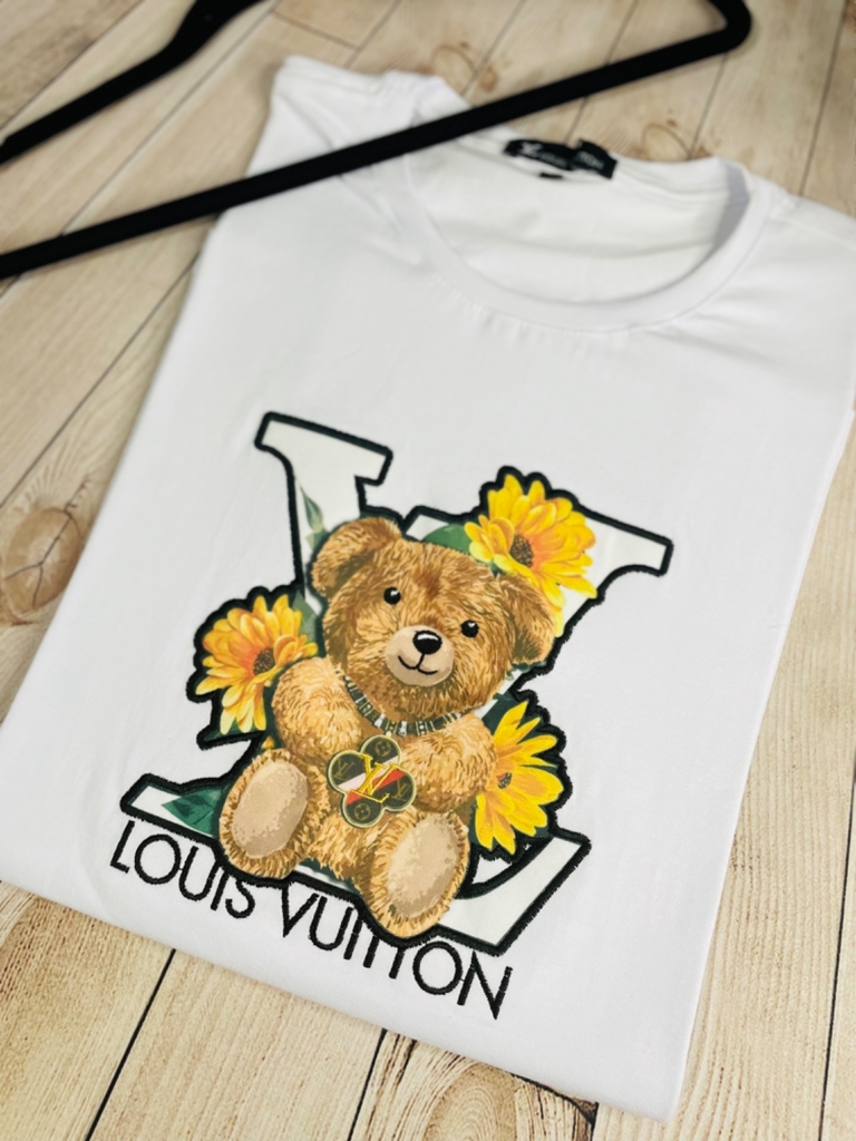 Camiseta Louis Vuitton Teddy florido - P&B Griffe