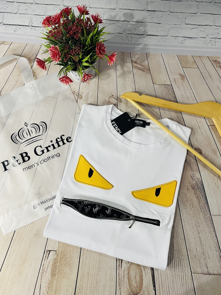 Playera fendi online bag bugs