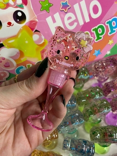 Lip Gloss Tacinha Hello Kitty - Valor Unitário - Bycandy Oficial