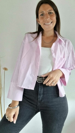 CAMISA CROP PARIS RAYAS ROSA - tienda online