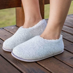 Pantufa Sapatilha Peluciada Cinza - loja online